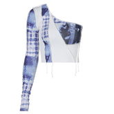 Top corto de manga irregular con efecto tie-dye azul de los 90